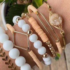 Kinsley Armelle Viva Bracelet !!